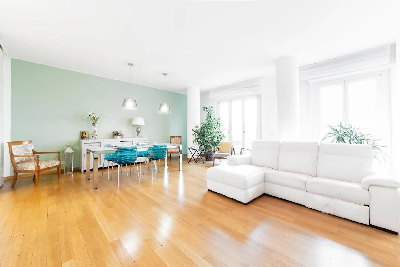Loreto Elegant Flat Milan 0*,  Italy