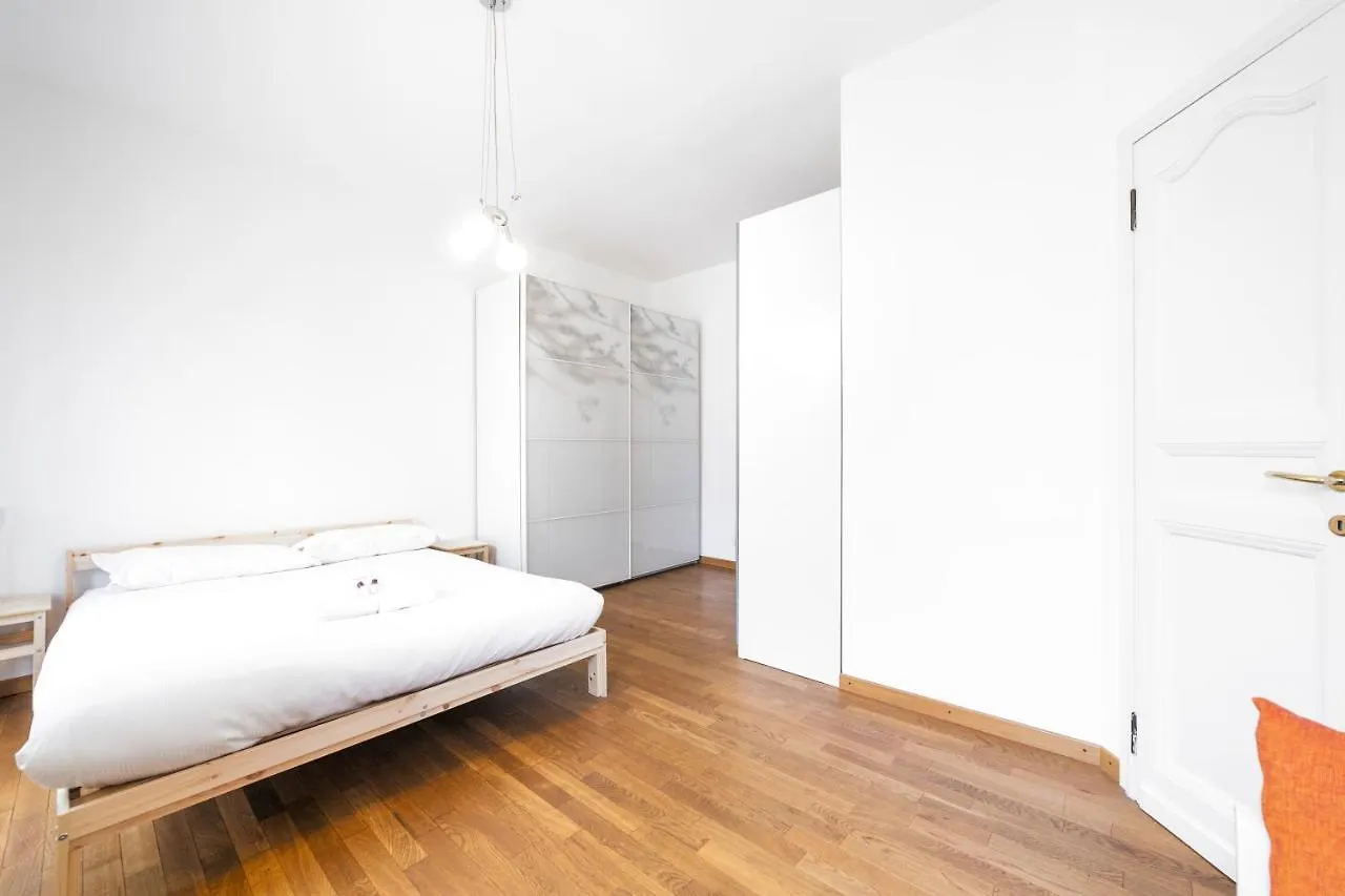Loreto Elegant Flat Milan 0*,