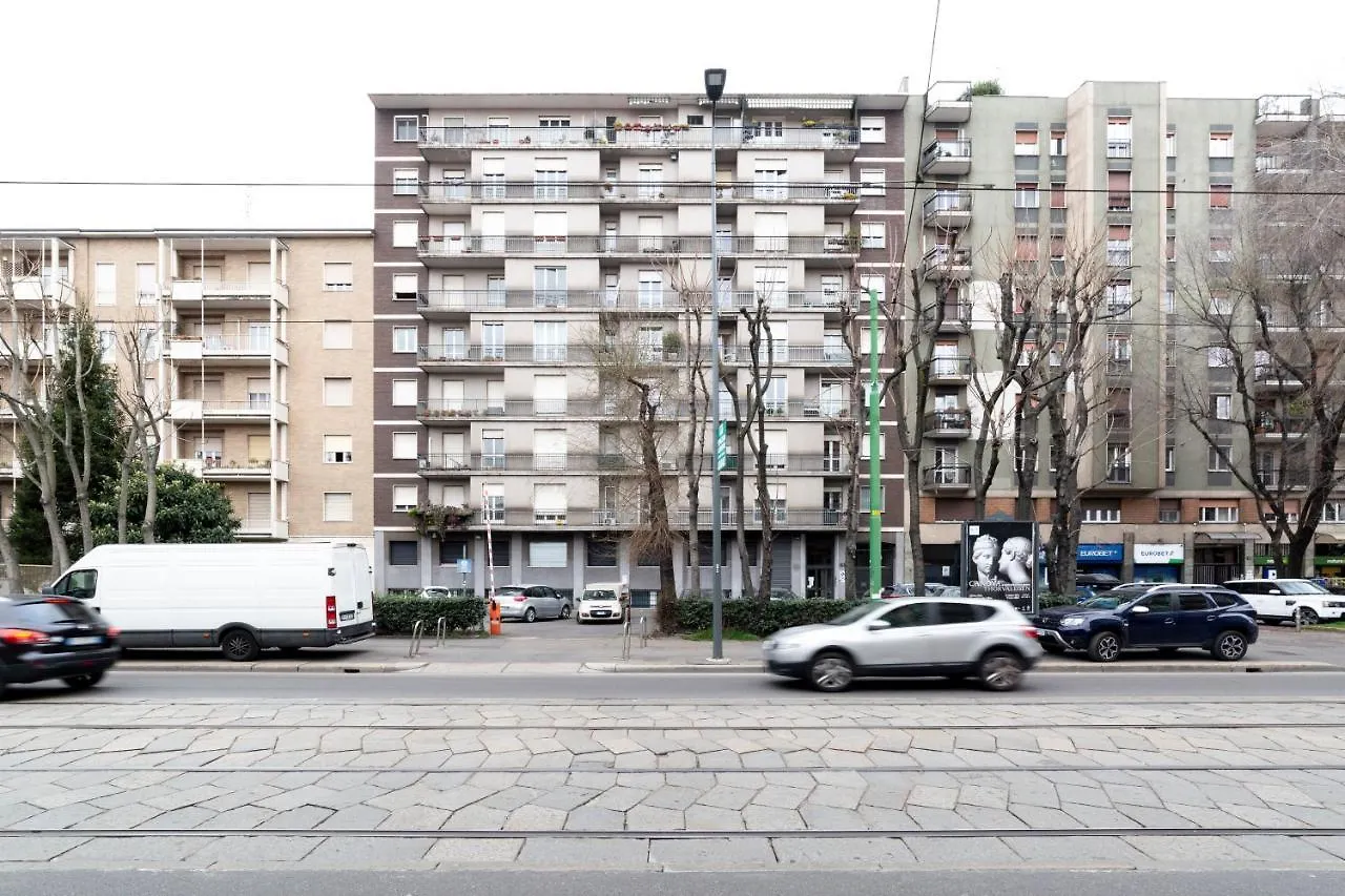 Apartment Loreto Elegant Flat Milan