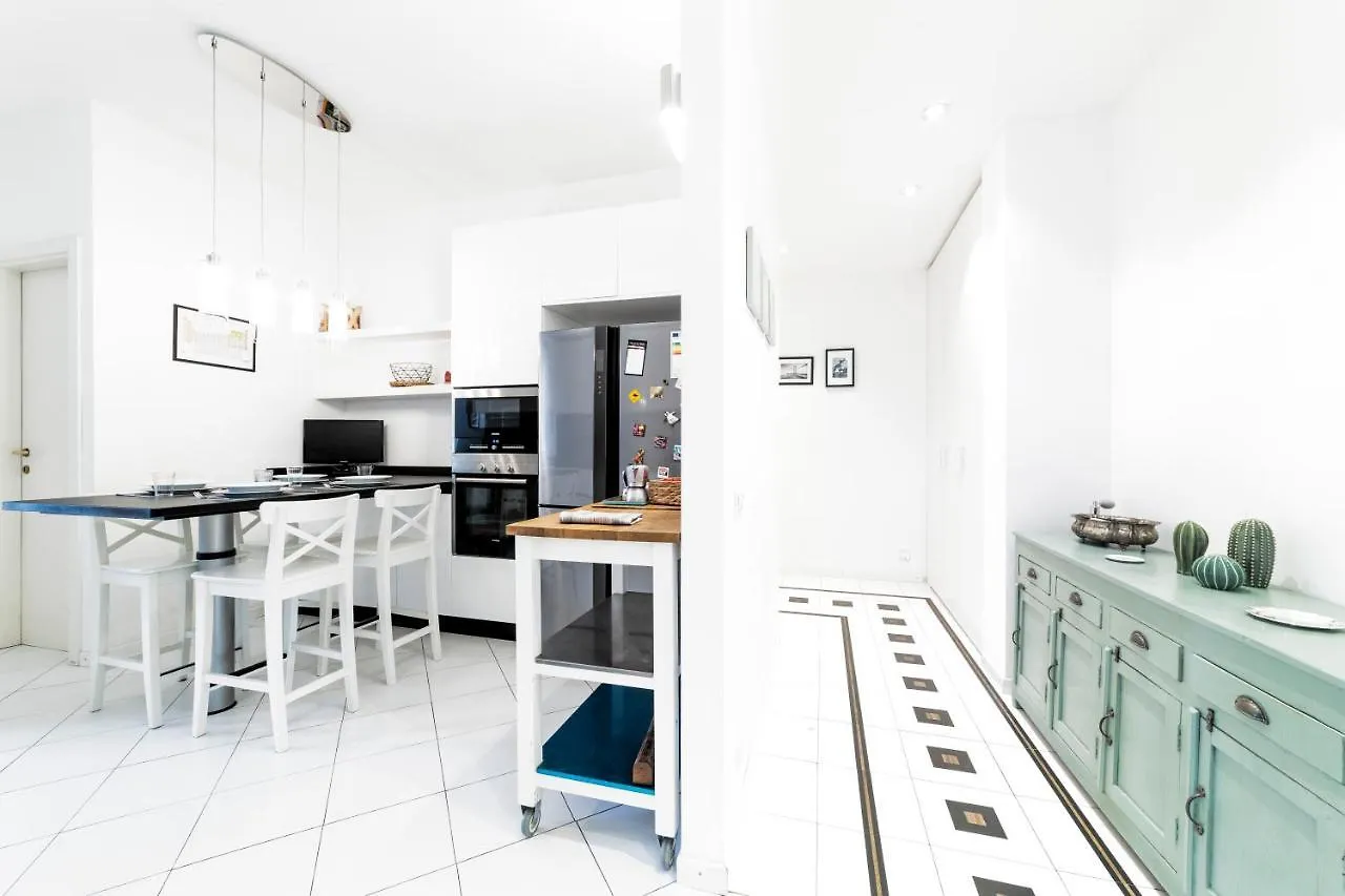 Loreto Elegant Flat Milan Apartment