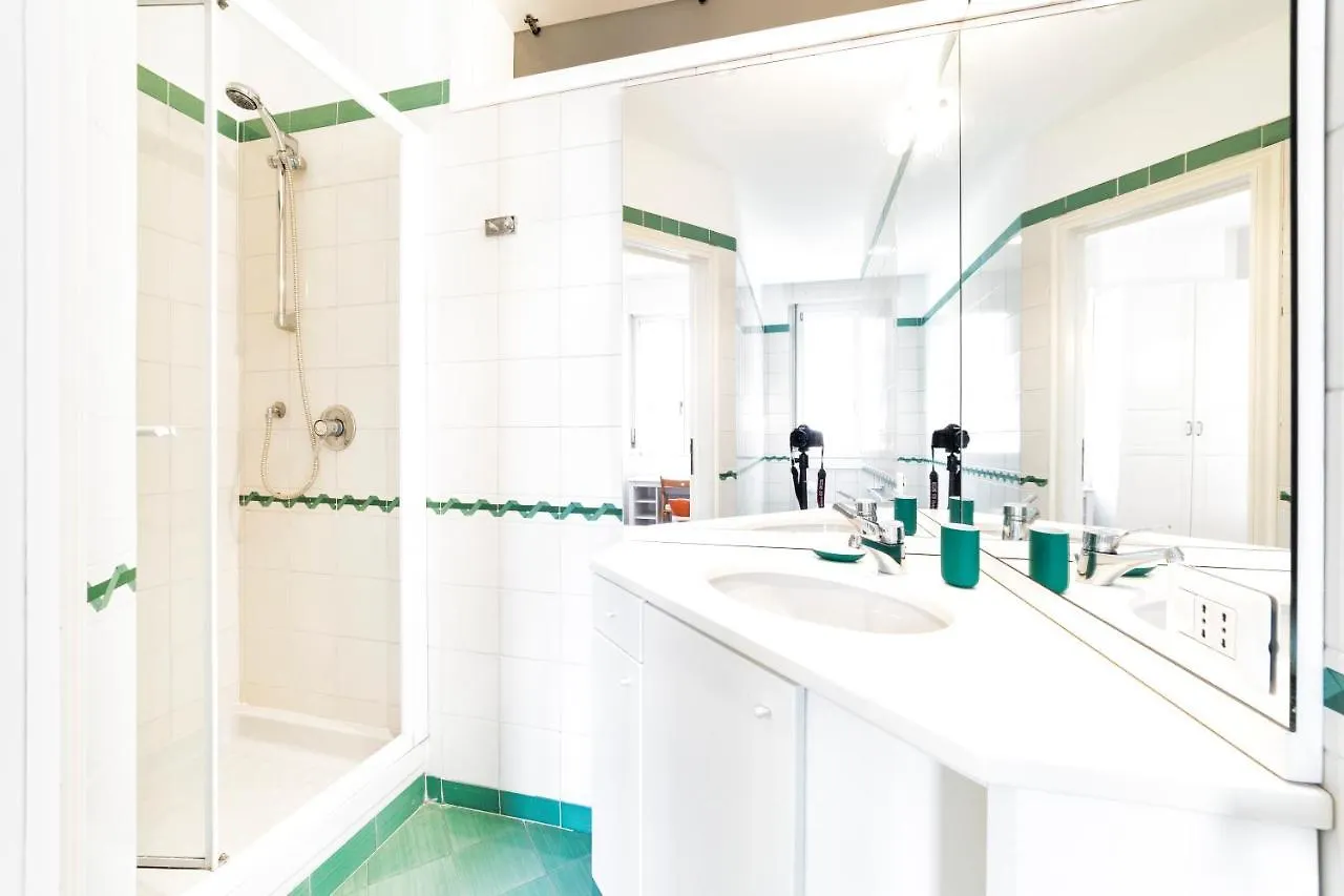 Loreto Elegant Flat Milan Italy