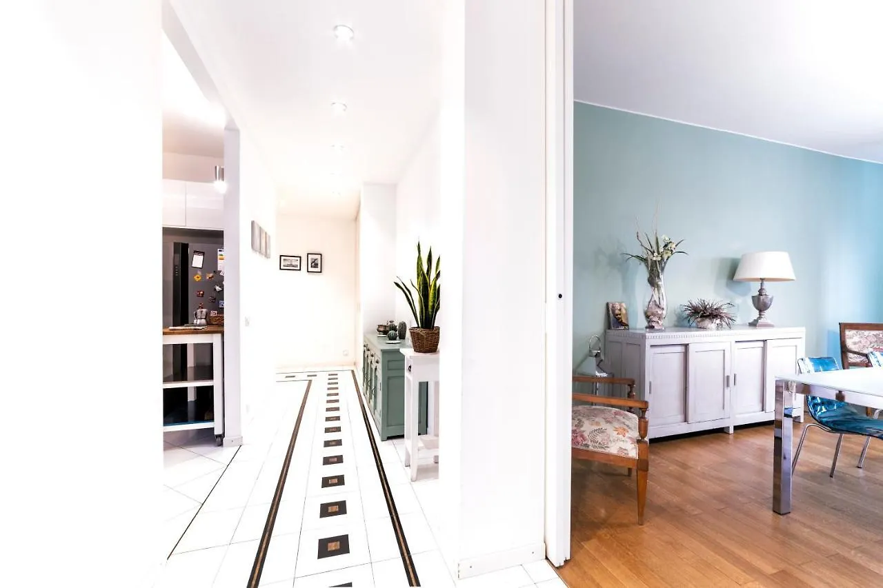 Apartment Loreto Elegant Flat Milan